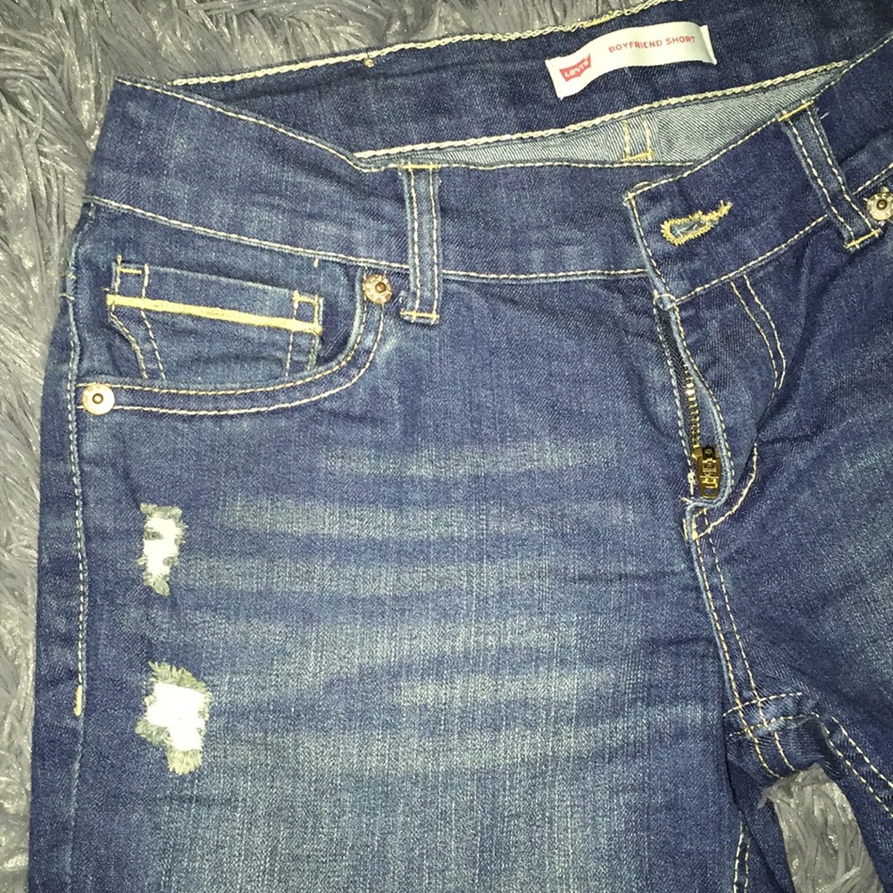 Shorts - Picture 2 of 3